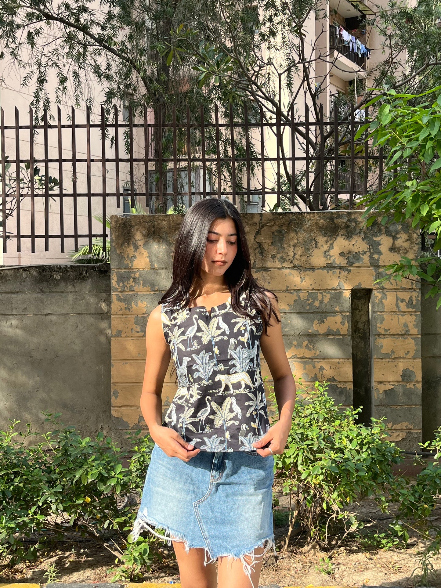 Black Jungle Print Sleeveless Cotton Crop Kurti Top for Women