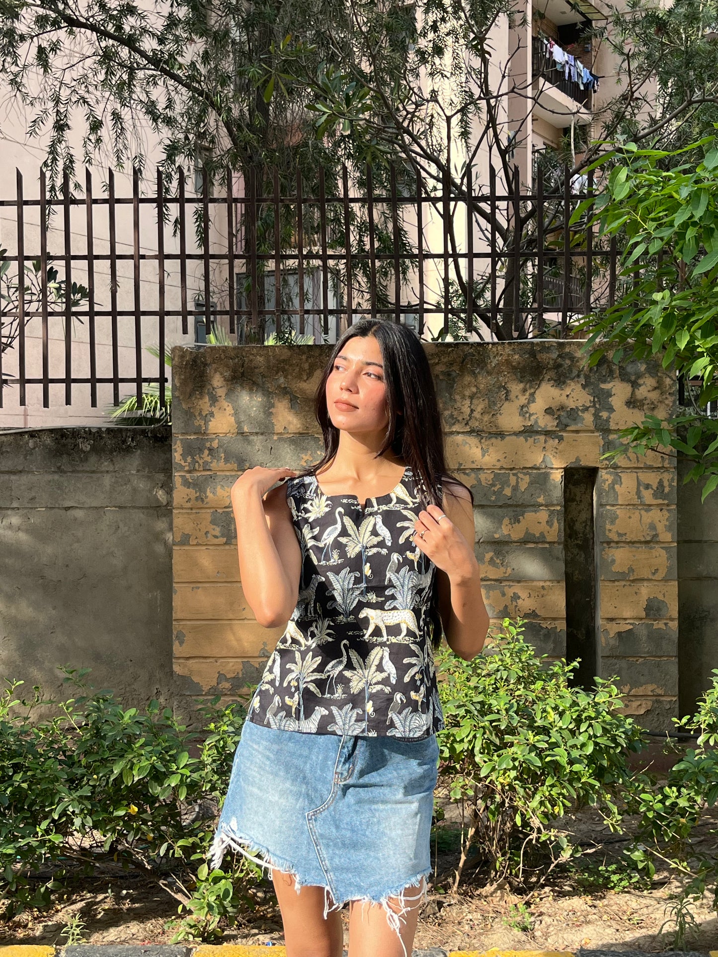 Black Jungle Print Sleeveless Cotton Crop Kurti Top for Women