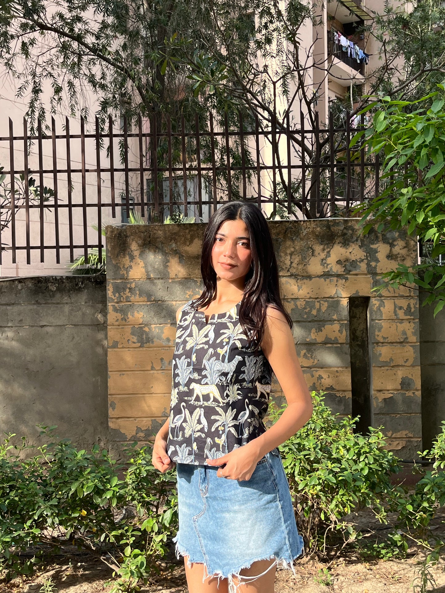 Black Jungle Print Sleeveless Cotton Crop Kurti Top for Women