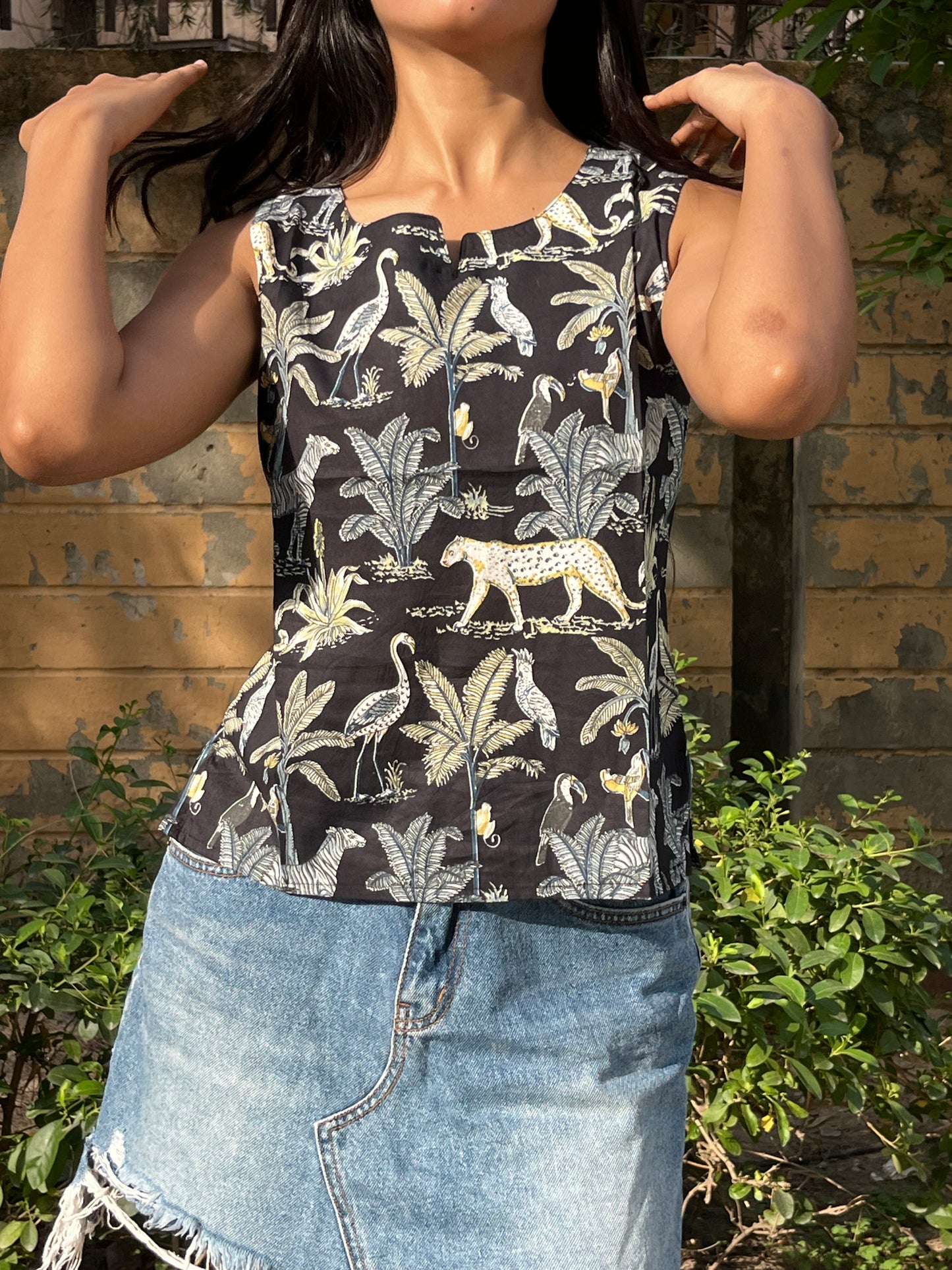 Black Jungle Print Sleeveless Cotton Crop Kurti Top for Women