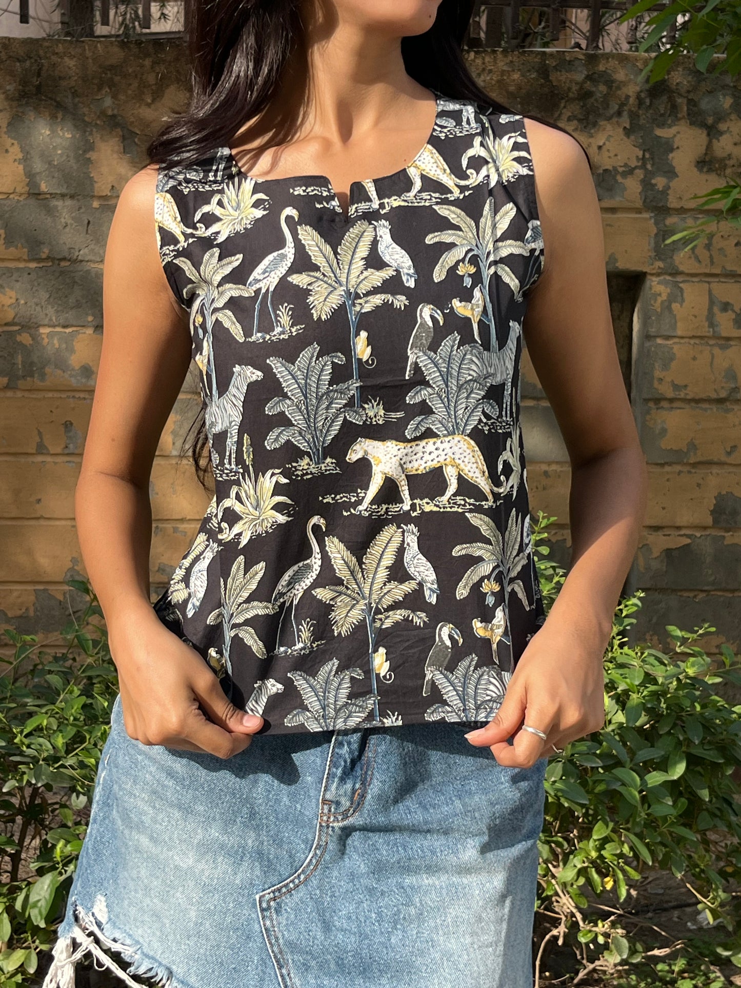 Black Jungle Print Sleeveless Cotton Crop Kurti Top for Women