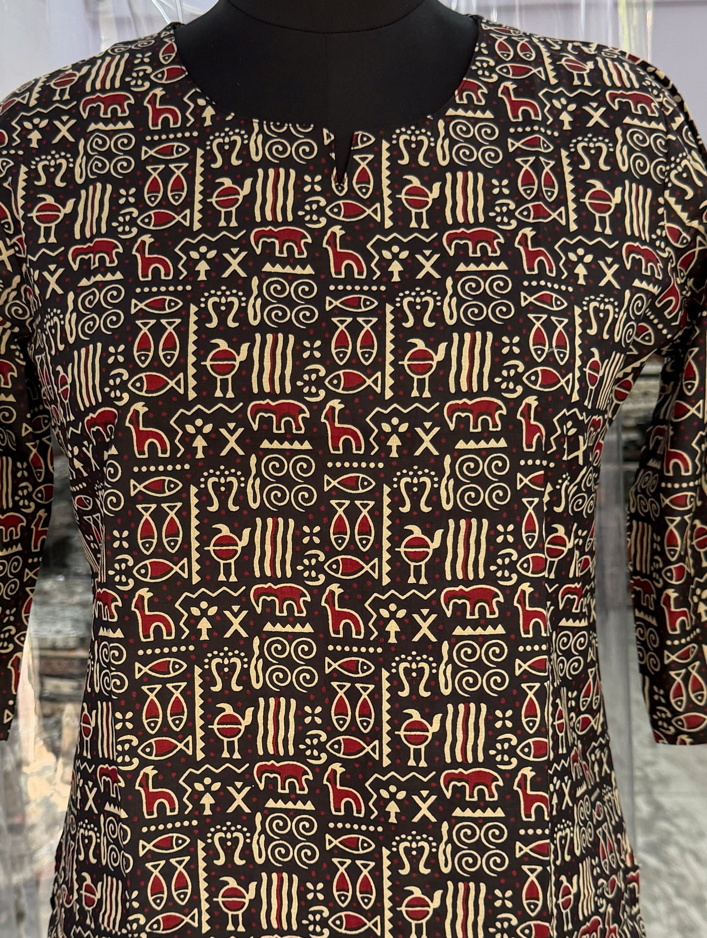 Black Tribal Motif Print 3/4 Sleeves Cotton Short Kurti Top for Women