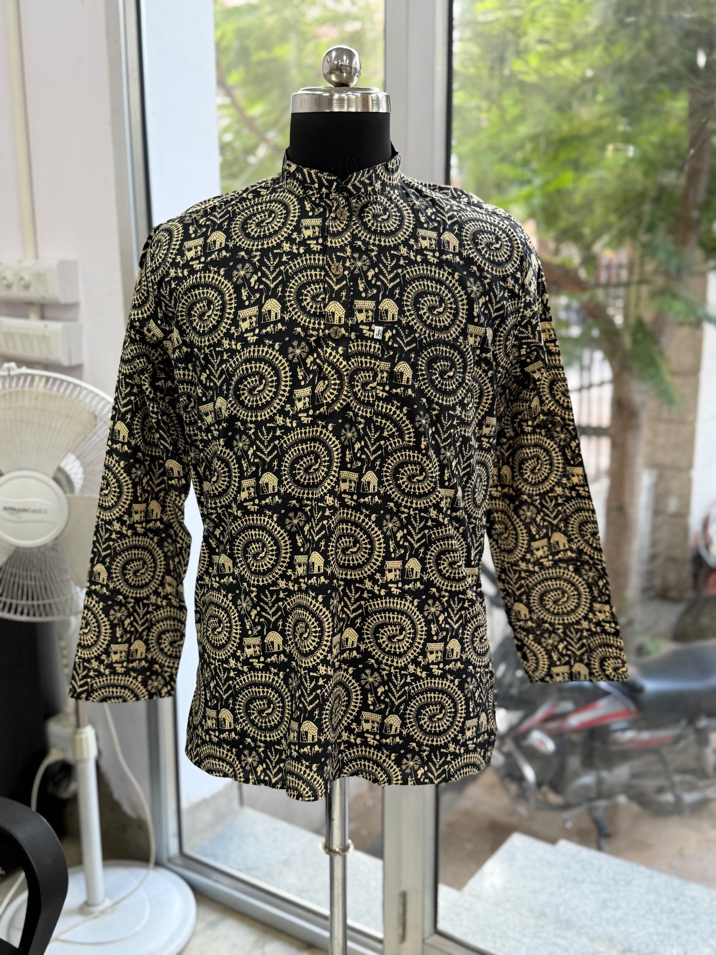 Black & Beige Tribal Folk Print Men’s Full Sleeve Short Kurta
