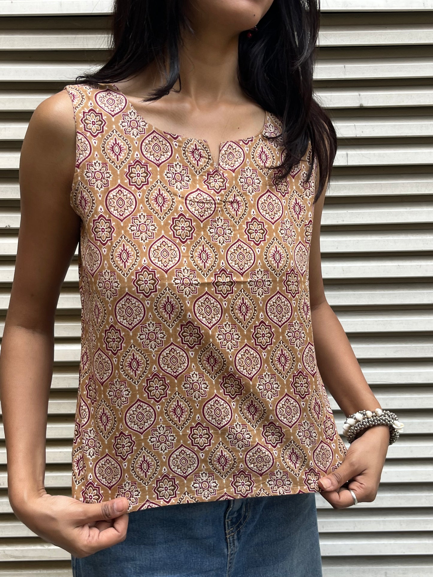 Peach Pink Floral Buta Print Sleeveless Cotton Crop Kurti Top for Women