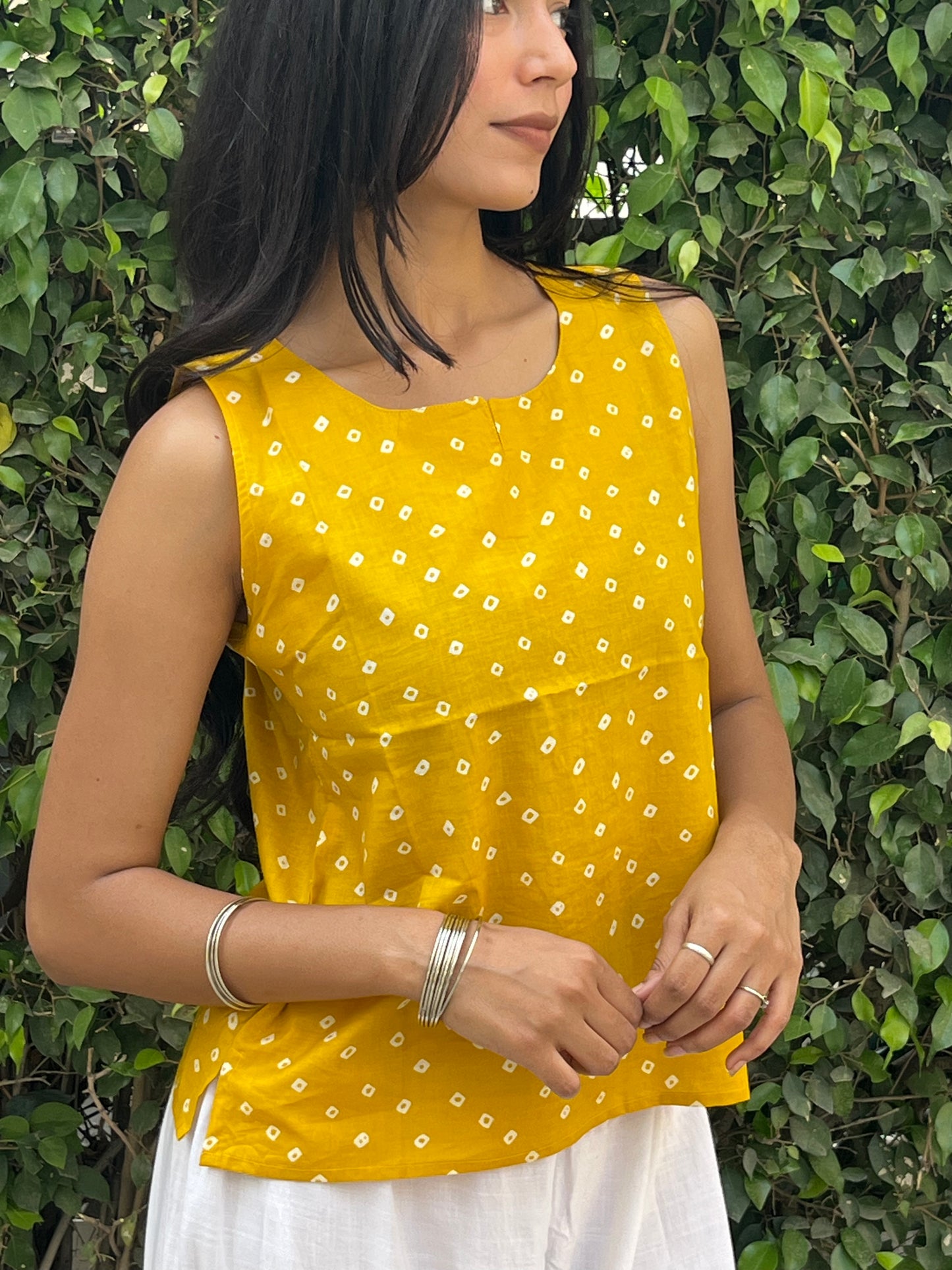 Yellow Bandhani Dot Print Sleeveless Cotton Crop Kurti Top for Women